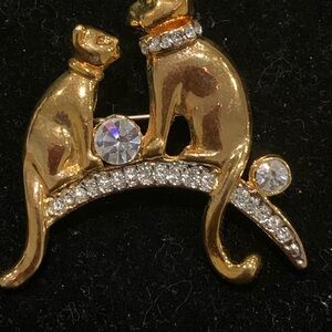 Elegant Gold Cat Brooch with Crystals